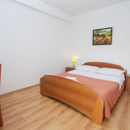 Apartments & Rooms Dekanic Baska  Ngoại thất bức ảnh