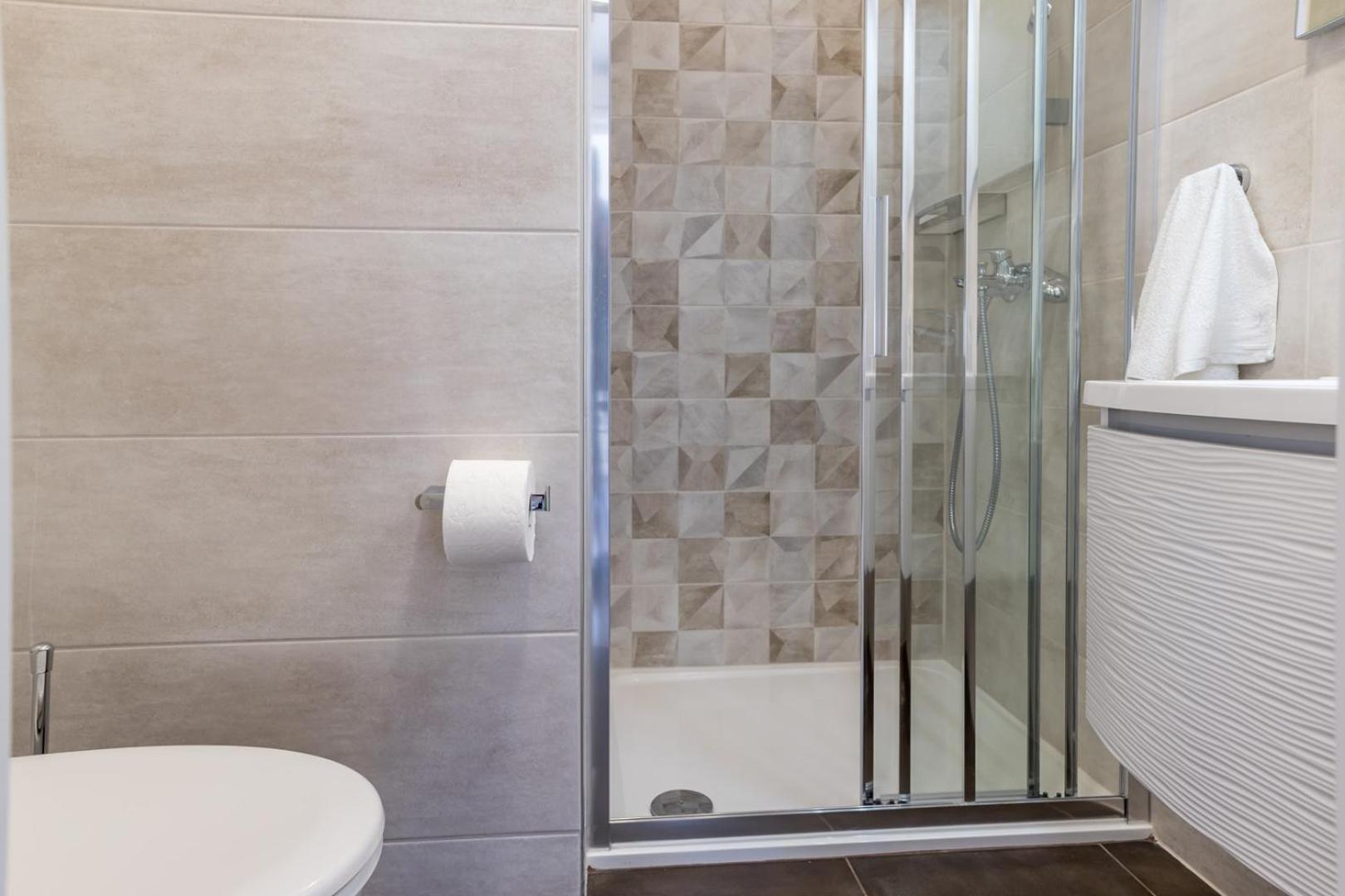Apartments & Rooms Dekanic Baska  Ngoại thất bức ảnh