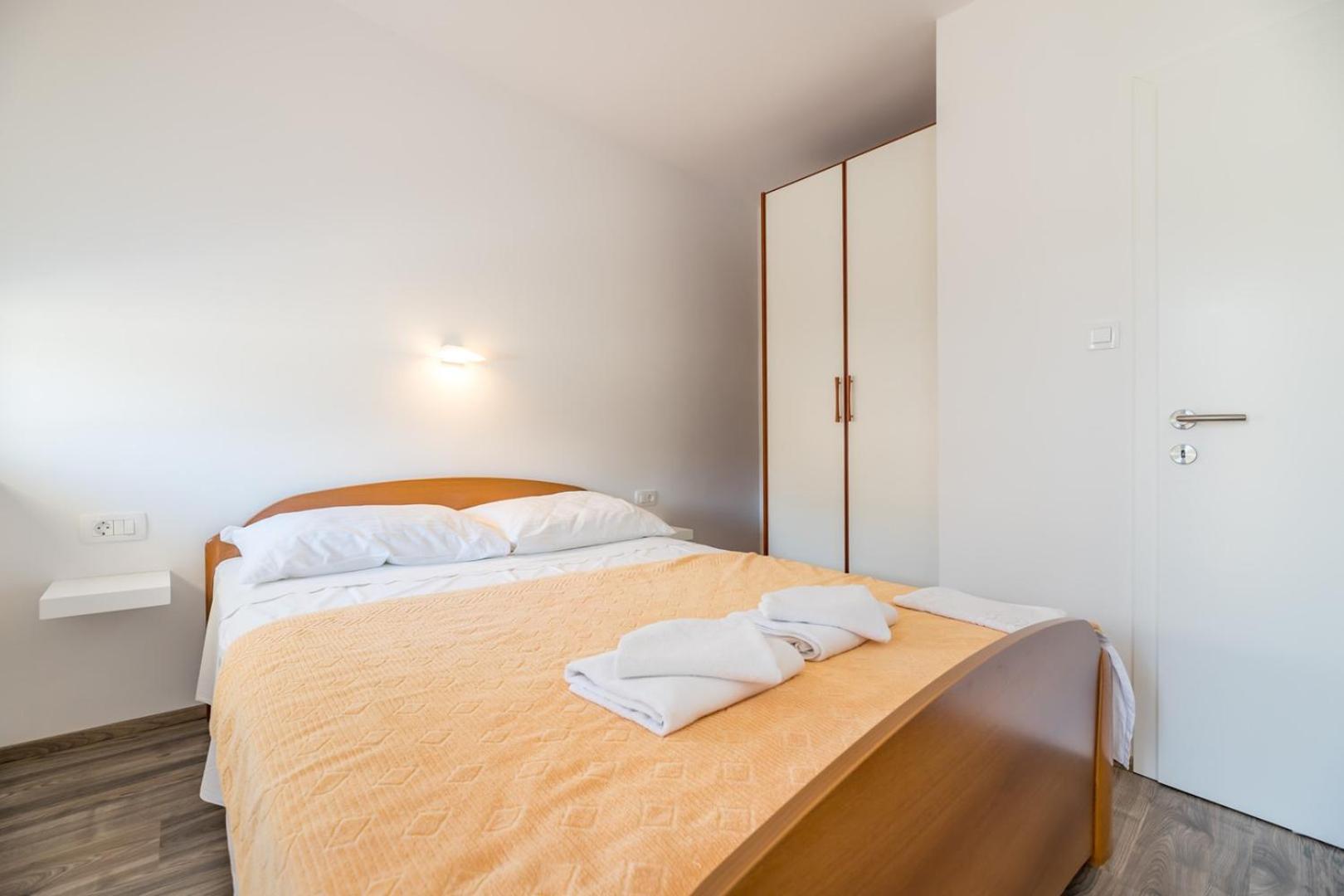 Apartments & Rooms Dekanic Baska  Ngoại thất bức ảnh