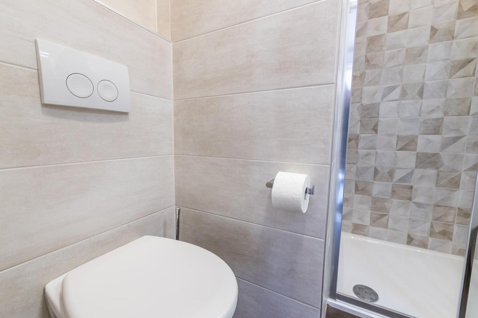 Apartments & Rooms Dekanic Baska  Ngoại thất bức ảnh