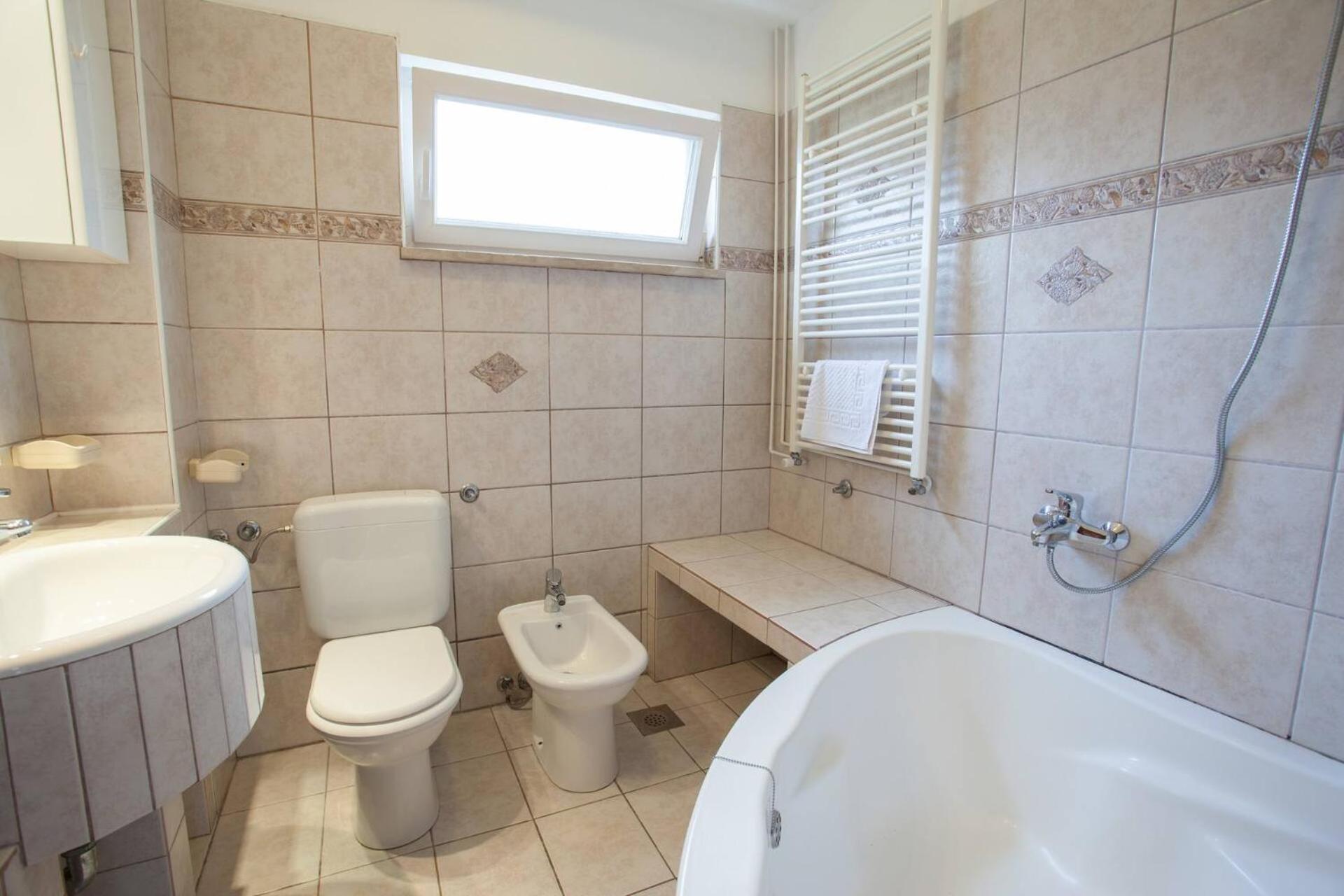 Apartments & Rooms Dekanic Baska  Ngoại thất bức ảnh