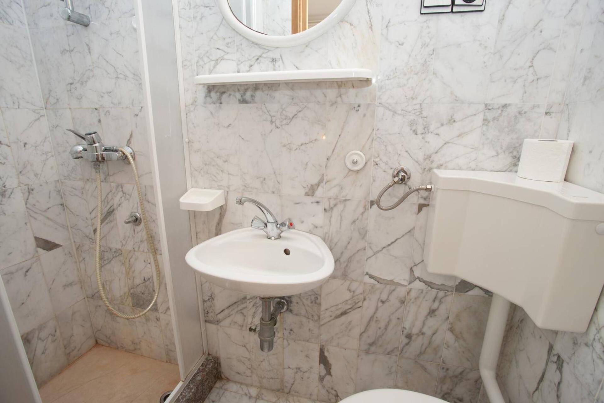 Apartments & Rooms Dekanic Baska  Ngoại thất bức ảnh
