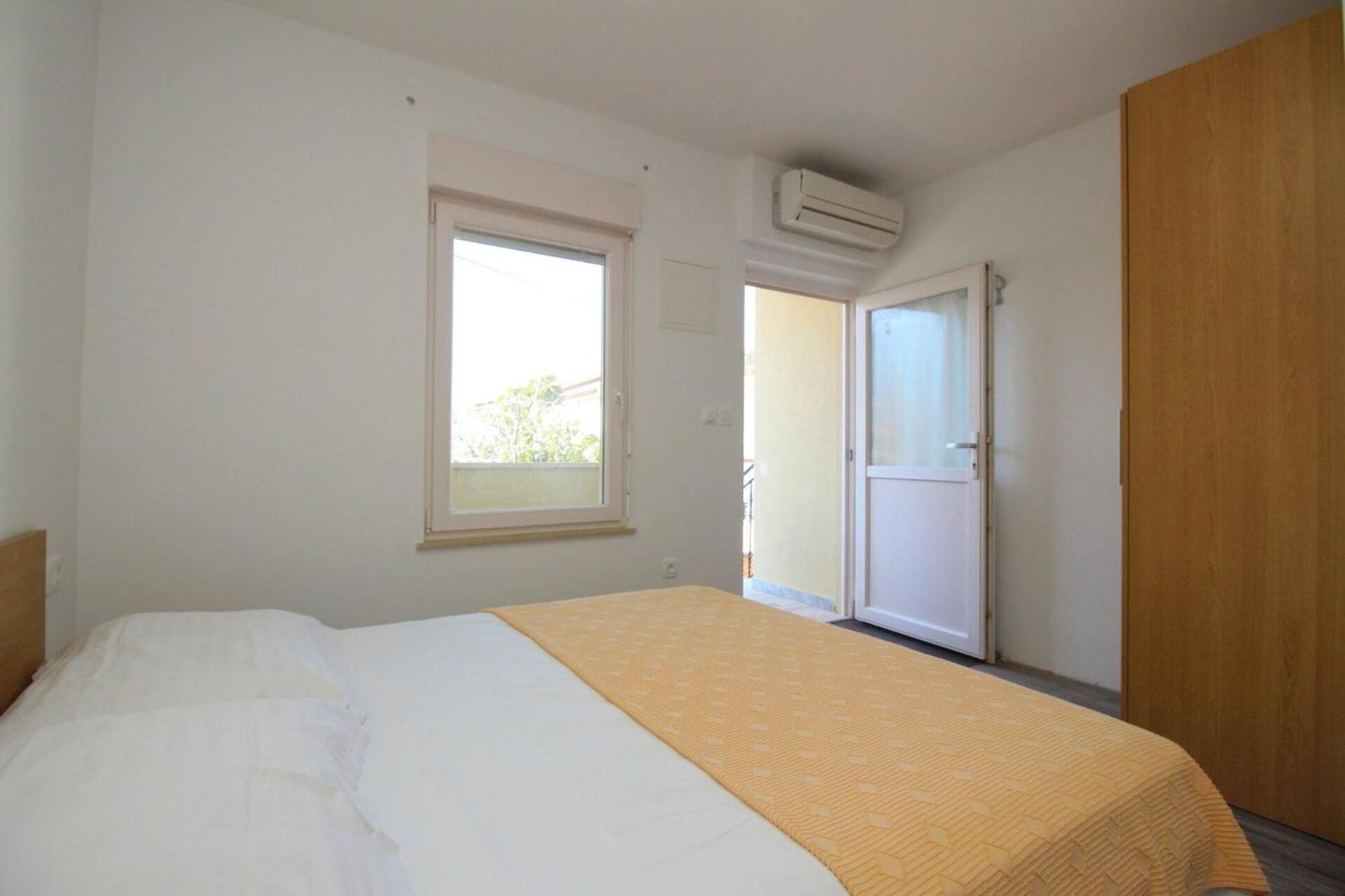 Apartments & Rooms Dekanic Baska  Ngoại thất bức ảnh