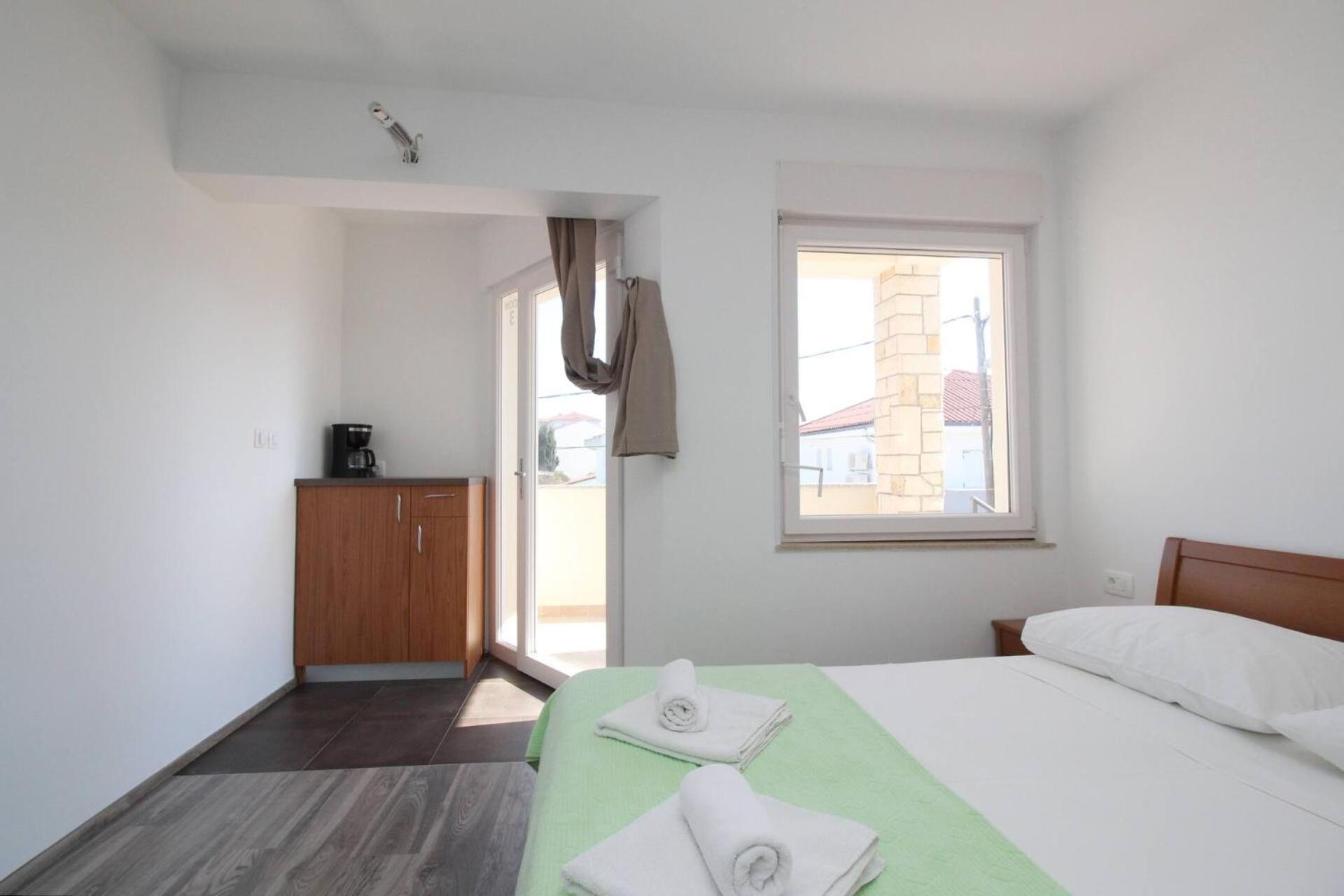 Apartments & Rooms Dekanic Baska  Ngoại thất bức ảnh